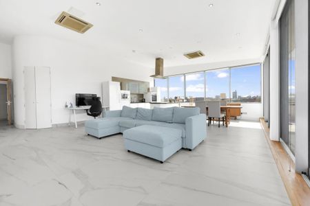 2 bedroom penthouse to rent - Photo 2