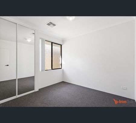 1 Jonzac View, Alkimos, WA 6038 - Photo 3