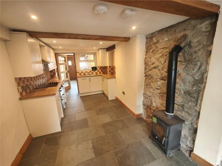 2 bedroom end of terrace house to rent - Photo 5