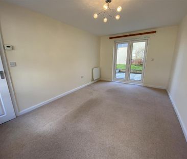 3 bedroom detached house to rent - Photo 2