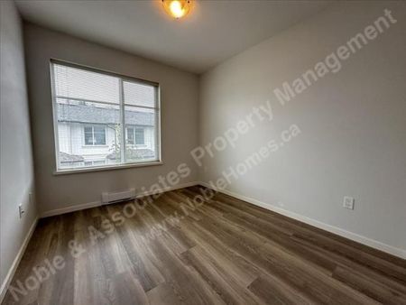 8XXX 164 Street 30 Surrey - Photo 3