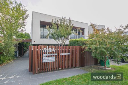 Sophisticated Urban Living in the Heart of Malvern East - Photo 3