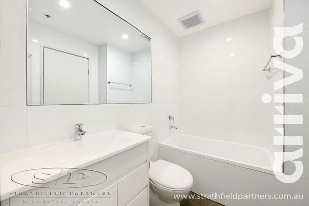 Arriva Strathfield Huge Luxury 2 Bedroom Apartment - Photo 1