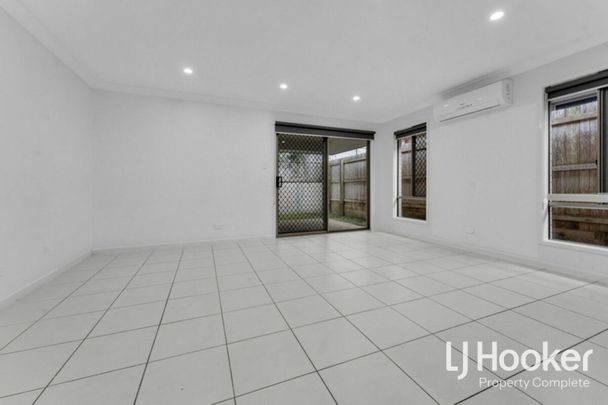 Great Location - Two Living Zones - Modern Living! - Photo 1