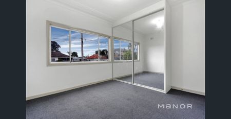 Spacious 4-Bedroom Family Home in Prime Location – Walk to T-Way! - Photo 2