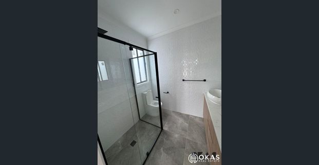 Stunning 4-Bedroom Brand New Home with Modern Elegance and Prime Location for Lease! - Photo 1