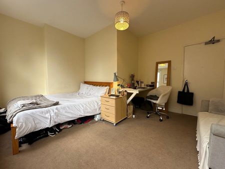 4 Bed Terraced House, Swanfield Street, E2 - Photo 4