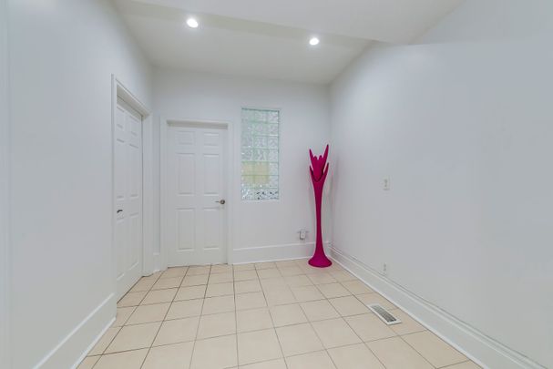 For Lease - 392 Parliament Street Unit# Main Floor, Toronto, Ontario - Photo 1