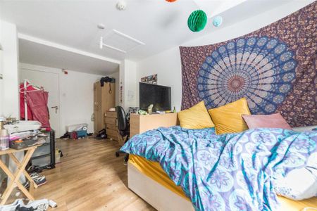 3 bedroom apartment to rent - Photo 4