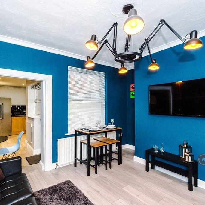 3 bedroom terraced house to rent - Photo 1