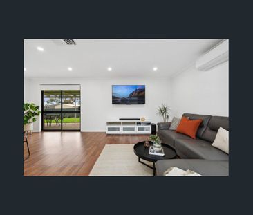 Lovely Updated Three Bedroom Home - Photo 3