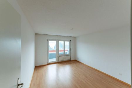 Attractive 2.5-room apartment with modern equipment - Photo 3