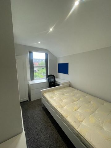 22 Arthur Street - Un-Expectedly Re-offered to the Market Loughborough - Photo 3