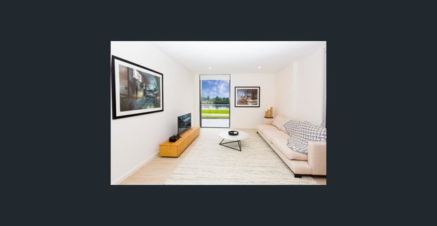 Modern two-bedroom apartment with waterviews in Ermington - Photo 1