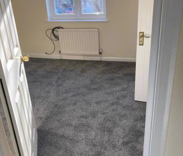 3 bedroom end of terrace house to rent - Photo 6