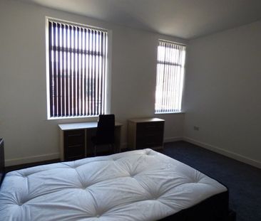 Room 3, Brierley Street, Bury - Photo 1