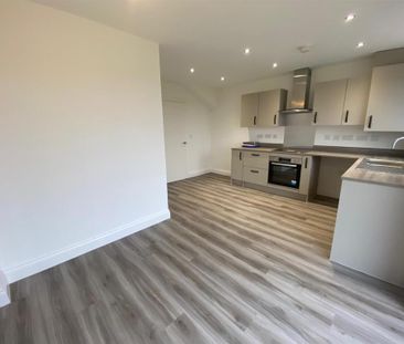 3 bedroom semi-detached house to rent - Photo 5