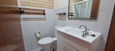 Prime Location, Quiet Neighborhood! - Photo 5