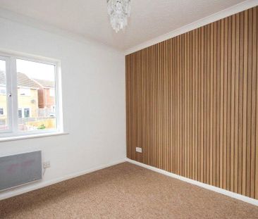 2 bedroom end of terrace house to rent - Photo 2