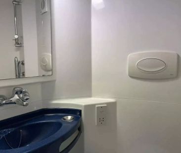 Silver Ensuite - Photo 5