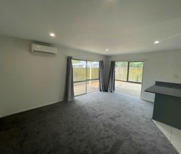 2 Bedroom Cozy Unit in Central Ranui - Photo 5