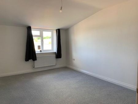 4 bedroom terraced house to rent - Photo 3