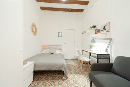 Carrer de la Boqueria, Barcelona, Catalonia 08002 - Photo 2