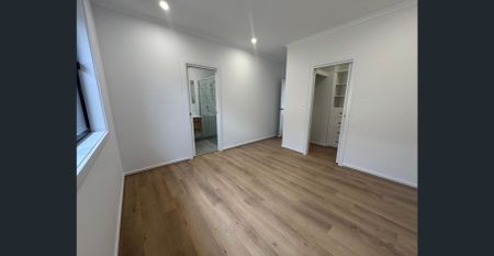 Brand New 3 Bedroom Family Home - Photo 3