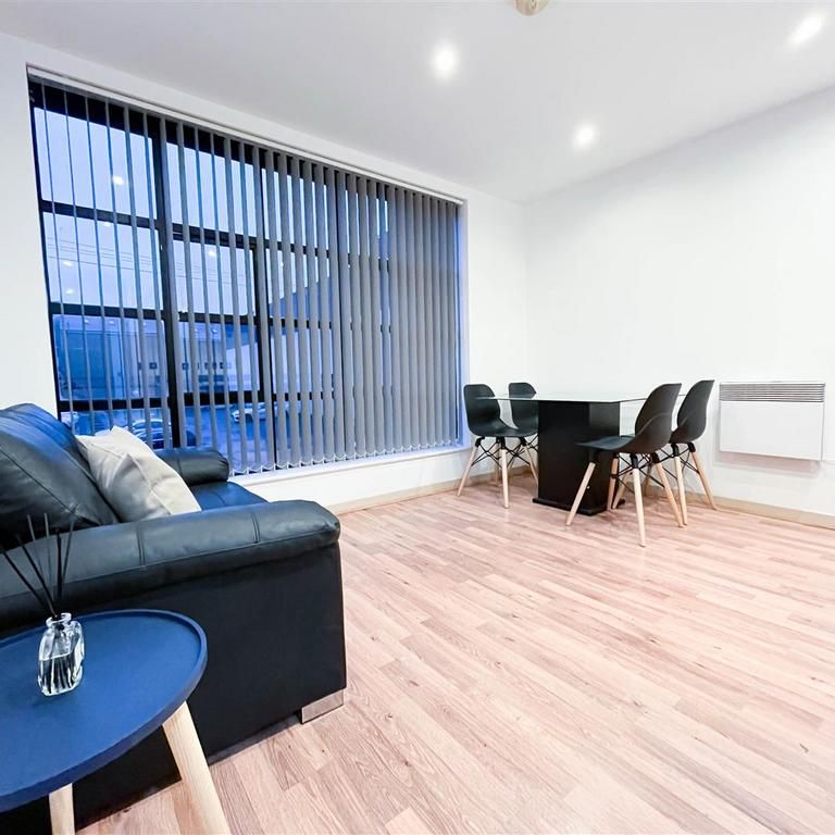 Studio to rent - Photo 1