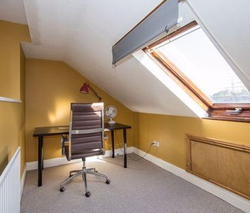 3 bedroom terraced house to rent - Photo 4