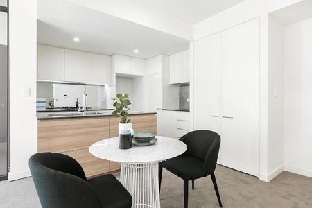 Executive living in parklands setting - Photo 4