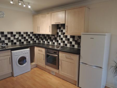 2 bedroom flat to rent - Photo 3