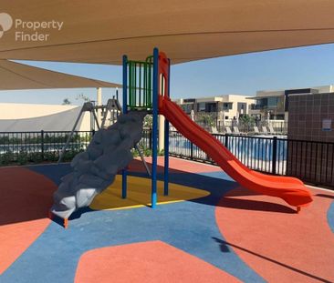 SINGLE ROW, CLOSE TO POOL & PARK ,READY TO MOVE - Photo 6