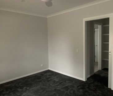 MODERN LOW MAINTENANCE UNIT - Photo 1