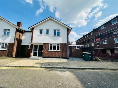 1 bedroom in a house share to rent - Photo 5