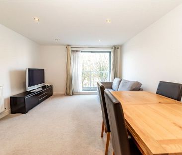 Brand House, Coombe Way, GU14 - Photo 3