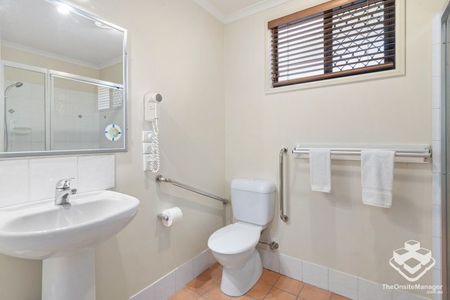 Gold Coast Short Term Rental Accommodation, Lorikeet Lodge, Min 4 week stay, Fully Furnished - Photo 2