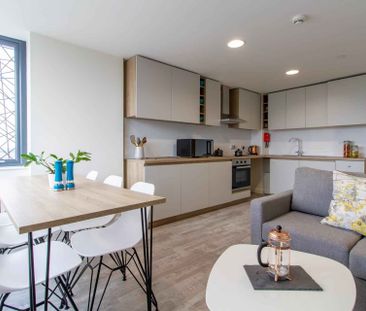 Gold En Suite (Lower Floors) - Photo 4