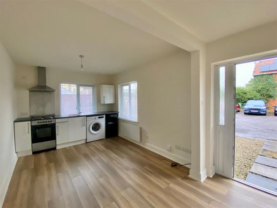 Park End Road, Gloucester - Photo 1