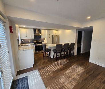 601 College Ave W, Guelph - Photo 2