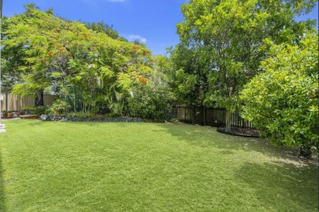 Central Located Family Home in Redcliffe - Photo 2