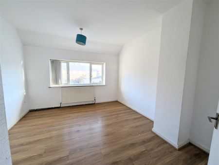 3 Beds - Terraced House - - Photo 2