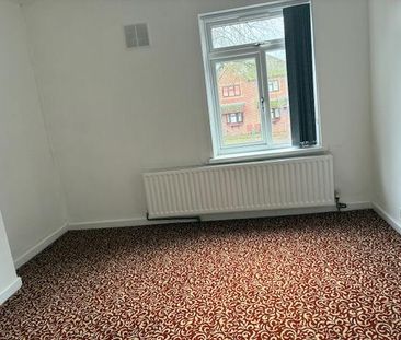 3 bedroom detached house to rent - Photo 2