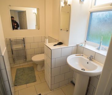 6 Bedroom House To Rent in Ensbury Park - £3,396 pcm Tenancy Info - Photo 4