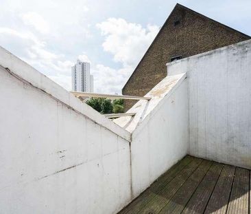 Griffin Road, London, SE18 - Photo 1