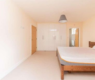 Lodge Lane, London, N12 - Photo 4