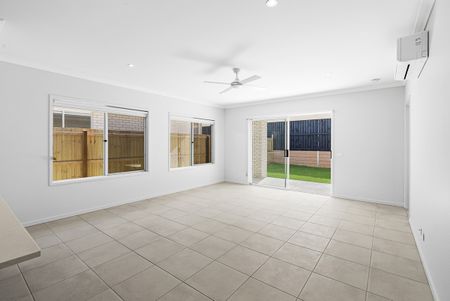 Stunning Home - Media & Split System A/C - Photo 2