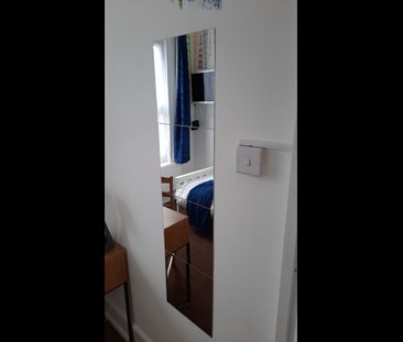 Room in a Shared House, Beck Road, E8 - Photo 6