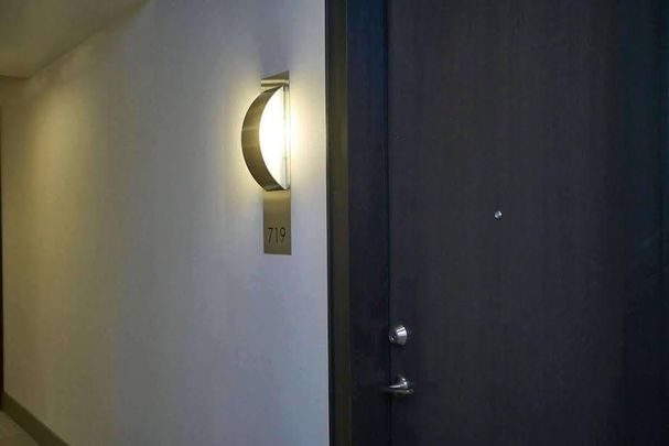 For Lease - 719 Adelaide Street, Toronto, Ontario - Photo 1