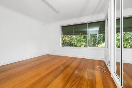 Versatile Family Haven with Space to Spare! - Photo 2